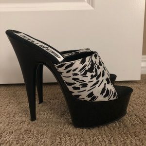 NWOB Black & white animal print platform heels